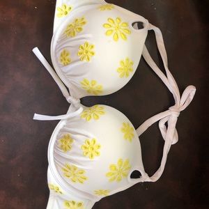 Victoria’s Secret Swimsuit top size 36B